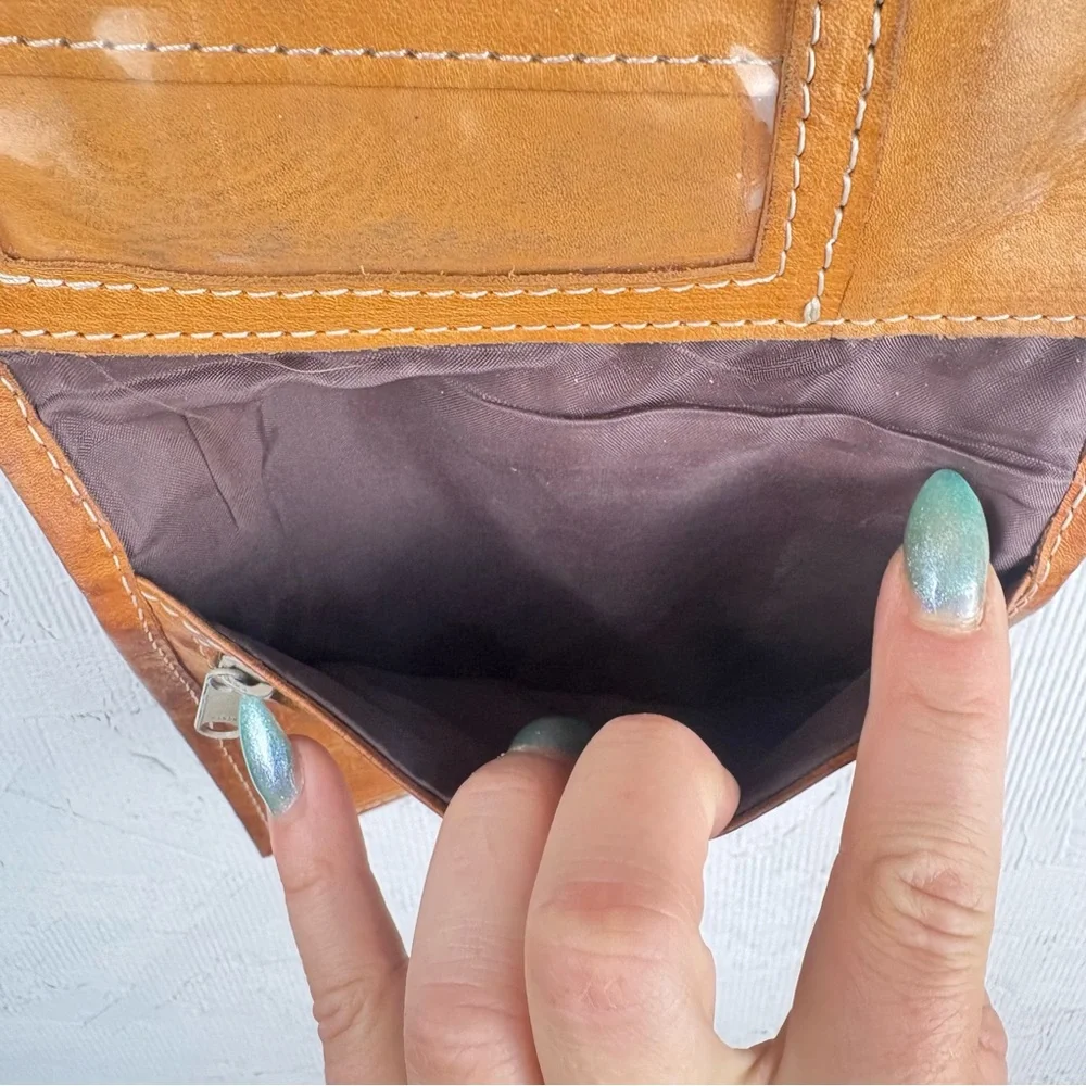 VTG Leaders in Leather Tan Leather Crossbody Bag Built in Wallet - Picture 13 of 16